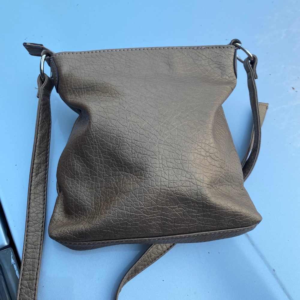 Nine West | Beautiful Washed Gold Crossbody Bag - Picture 3 of 9